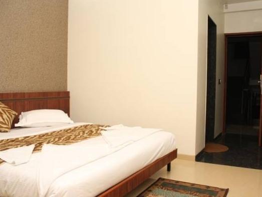 ホテル Treebo Trend Royal Kourt Aurangabad エクステリア 写真
