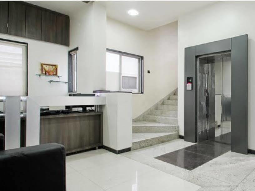 ホテル Treebo Trend Royal Kourt Aurangabad エクステリア 写真