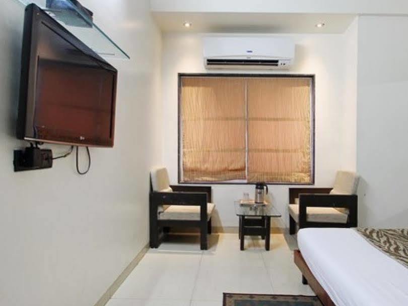 ホテル Treebo Trend Royal Kourt Aurangabad エクステリア 写真