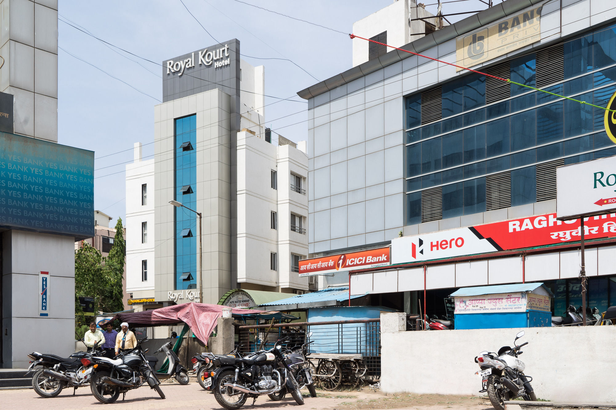 ホテル Treebo Trend Royal Kourt Aurangabad エクステリア 写真